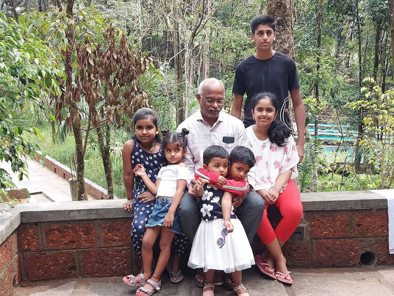 /images/gallery/family_outing2.webp