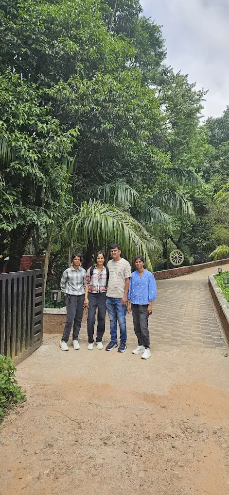 /images/gallery/family_outing4.webp